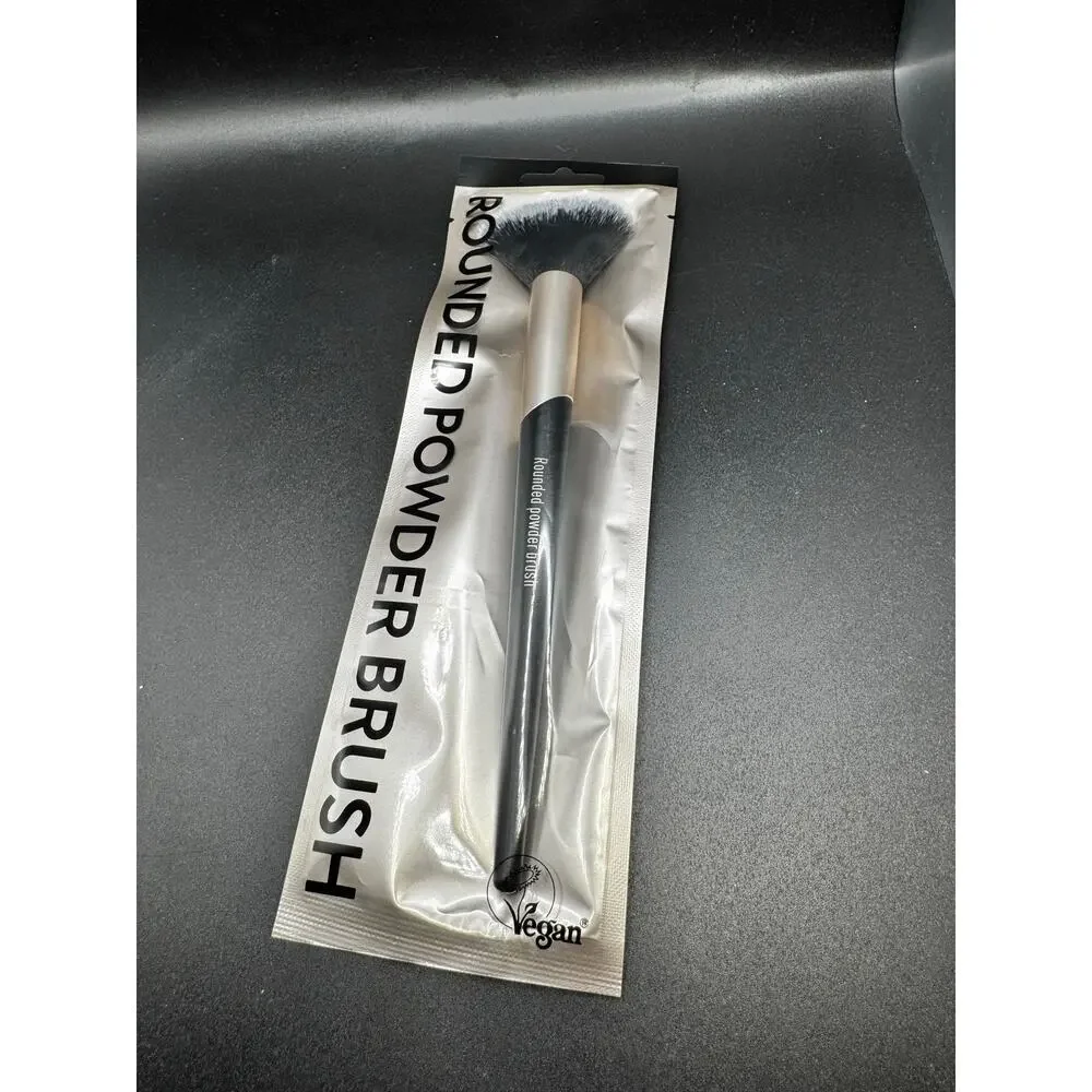 5/$25 NWT Rounded Powder Brush New In Package